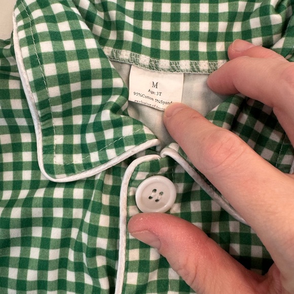 3T CHRISTMAS PAJAMAS Green Checkered Pajama Set with Santa Patch - Picture 3 of 3